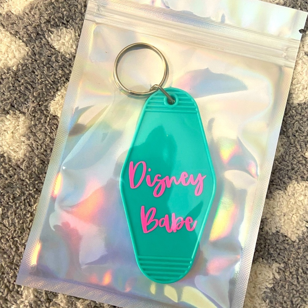 HANDMADE MOTEL KEYCHAIN